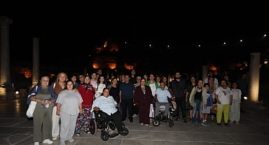 Efes Selçuk Belediyesi’nden Engelsiz Bireylere Efes’te Gece Yolculuğu