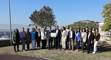 Bayraklı Belediyesinden Çevreci Başarı – İlçe Geneli “Sıfır Atık Belgesi” Alındı