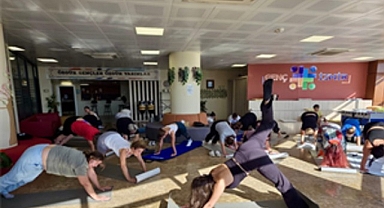 İzmirli gençler için yoga saati